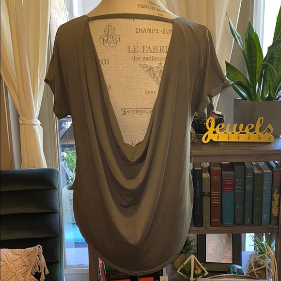 miami army green drop back short sleeve shirt XS - Picture 3 of 5